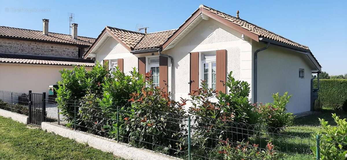 Maison à COCUMONT