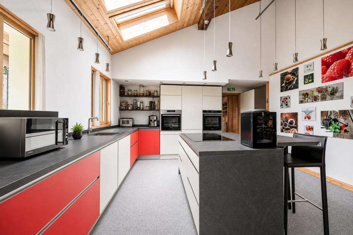 Maison de 6 pièces de 193 m² à Saint-Jean-d’Aulps - photo 4