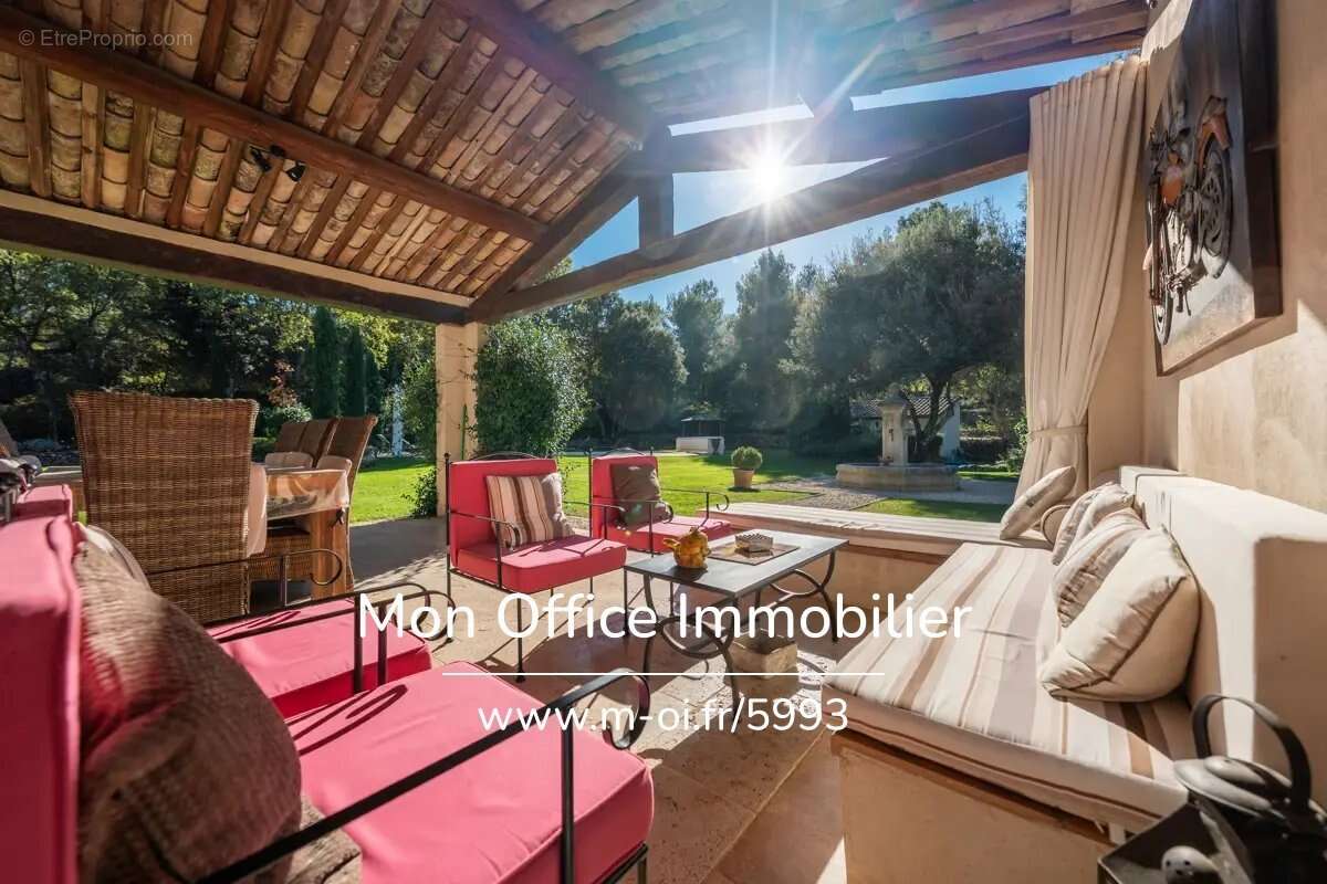 Référence : 5993-VCL. - Superbe propriété avec piscine - Parc paysager - Pays d'Aix en Provence - photo 14