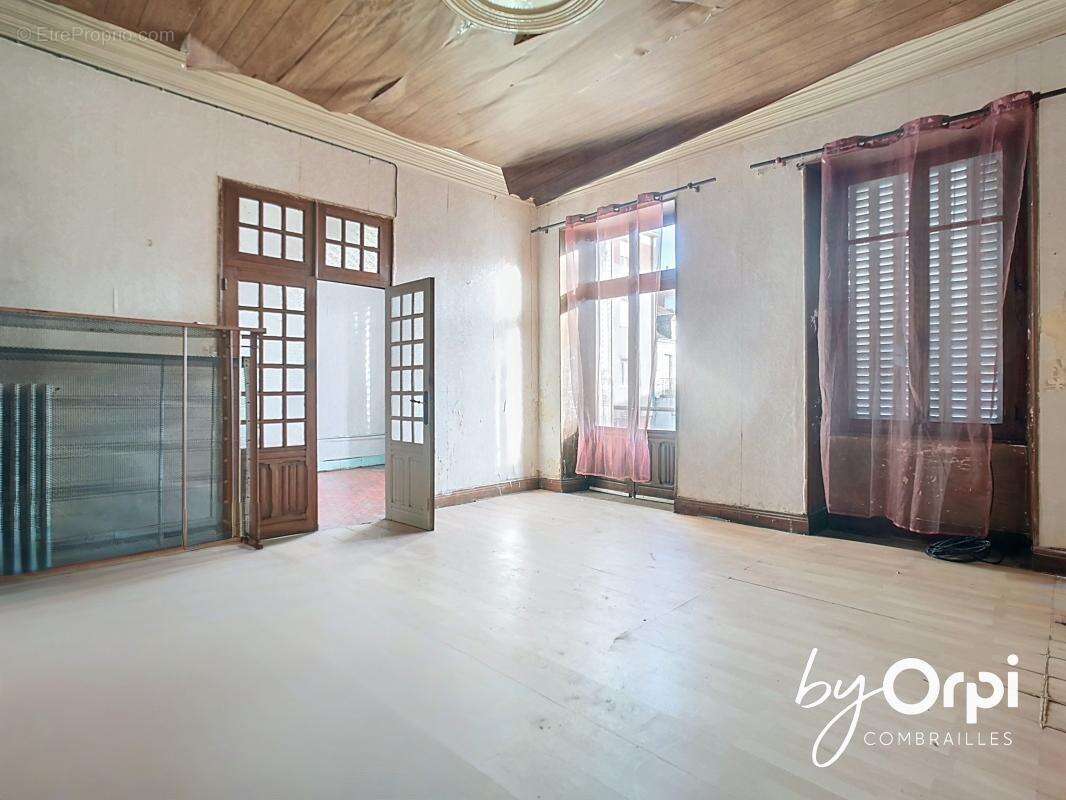 Appartement à COMMENTRY