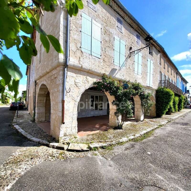 Appartement à SAINT-CLAR