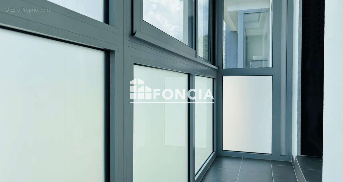 Appartement à SAINT-MARTIN-D'HERES