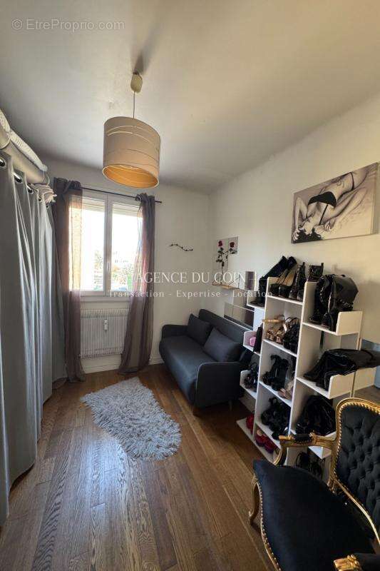 Appartement à LE MUY