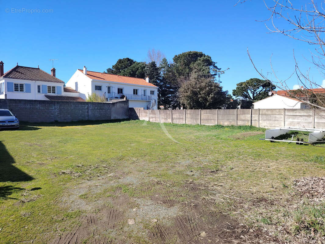 Terrain à LA BARRE-DE-MONTS