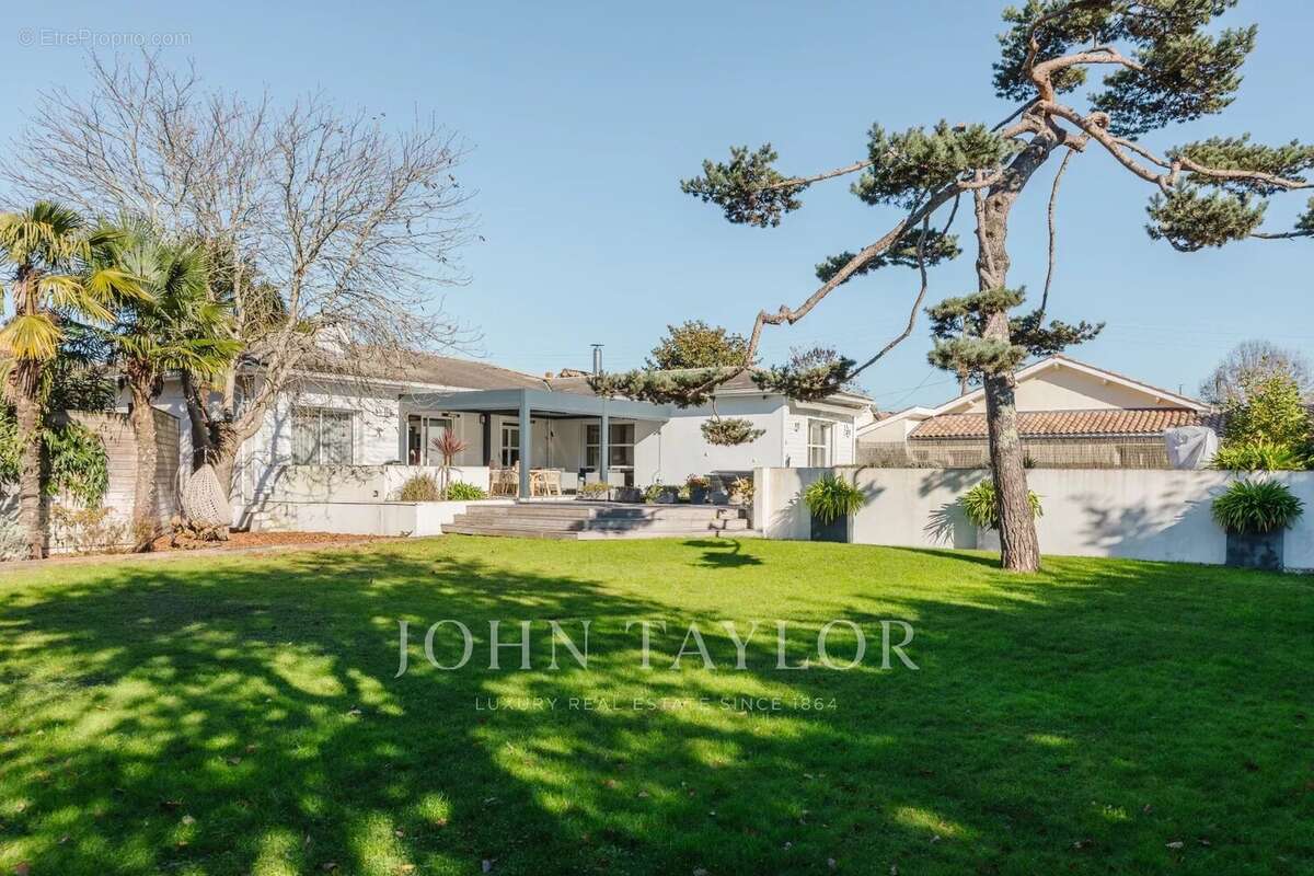 Maison à LE BOUSCAT