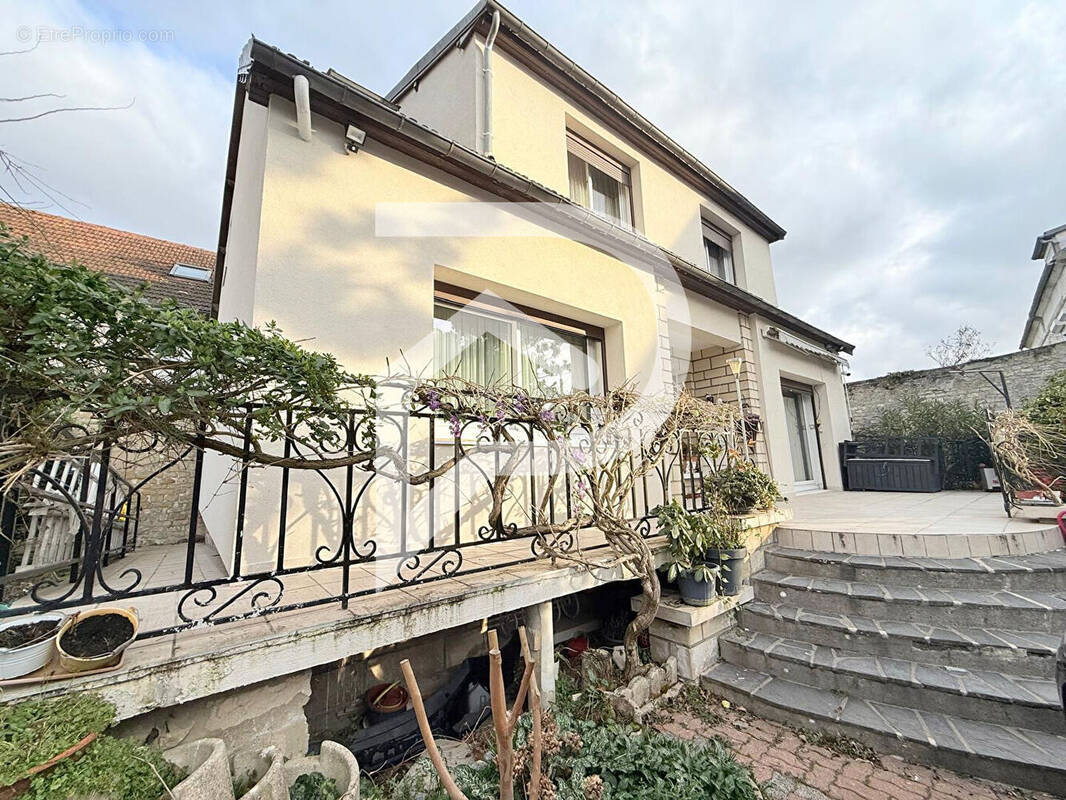 Maison à MONTATAIRE