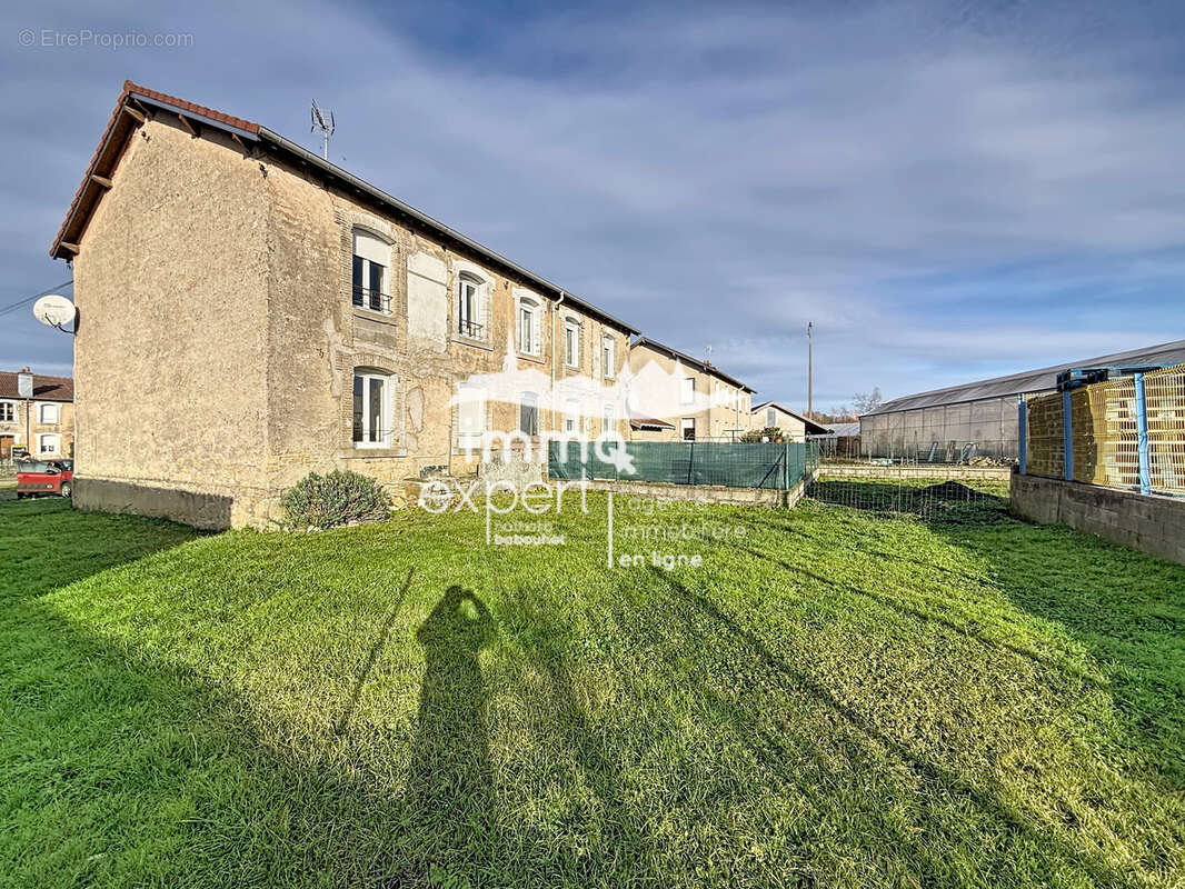 Appartement à MIRECOURT