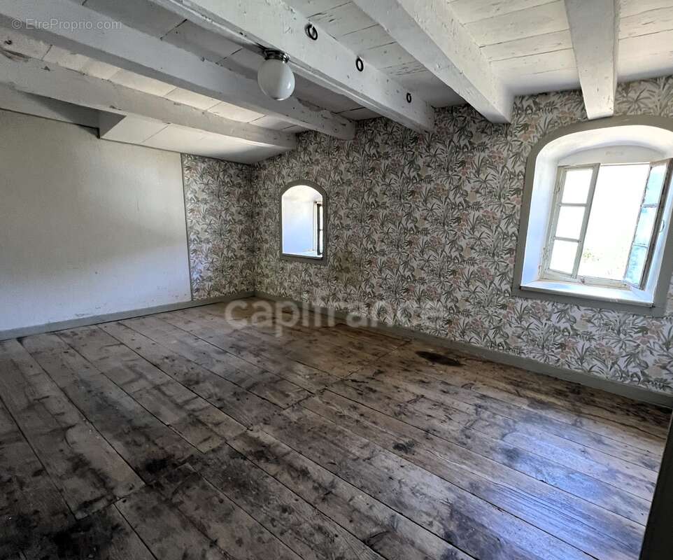 Maison T4 82m² avec Grange 300m² à rénover - photo 28