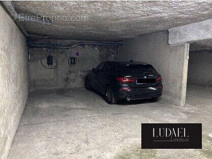 Parking à PARIS-10E