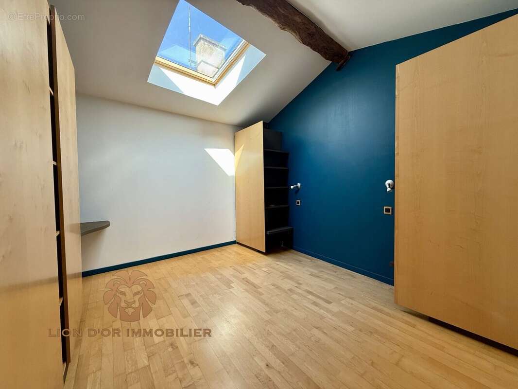 Appartement à NEUVILLE-SUR-SAONE