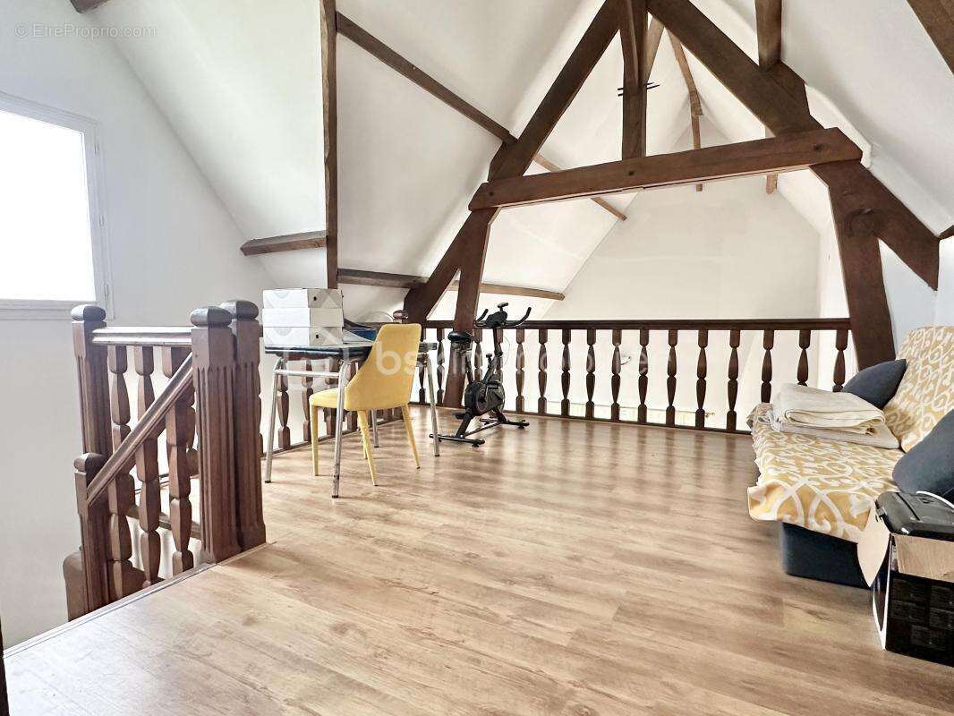 Maison à VILLENEUVE-SUR-YONNE