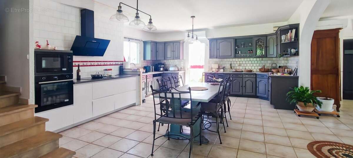 Maison à SAINT-QUENTIN-LA-POTERIE