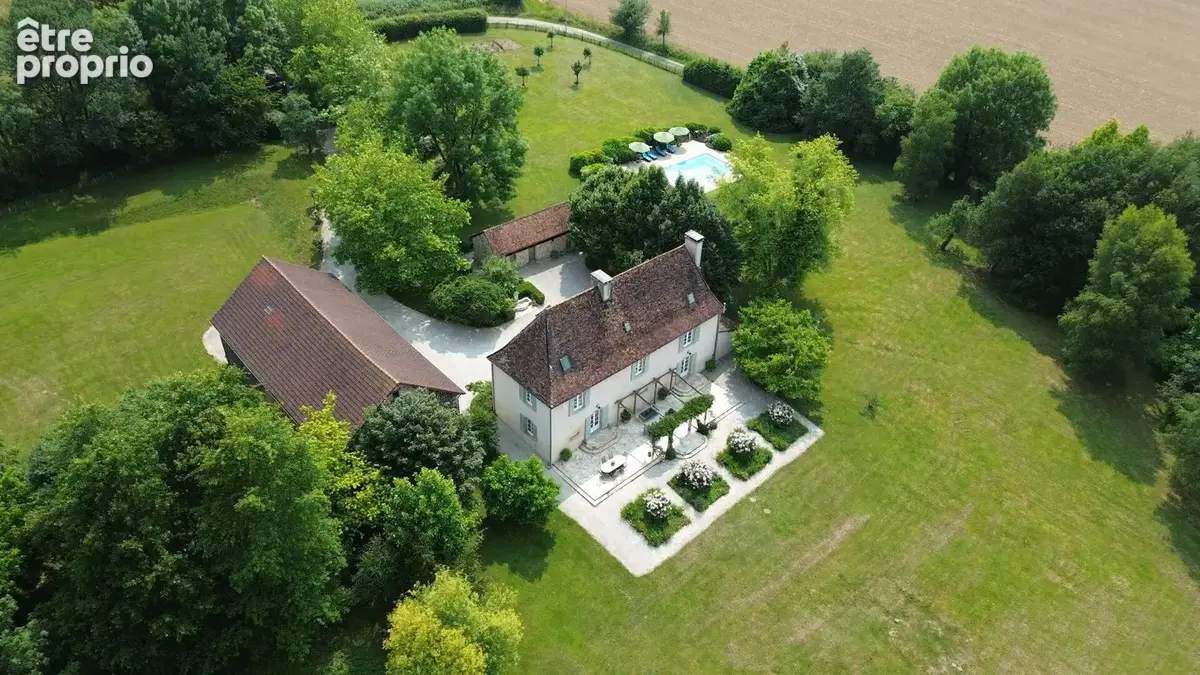 Maison à SARRAZAC