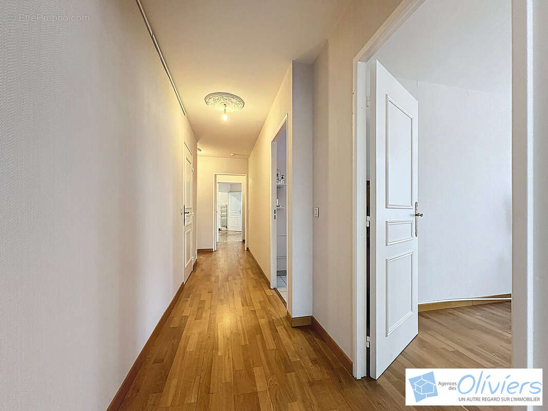 Appartement 87 m² à Montigny-Le-Bretonneux  - photo 2