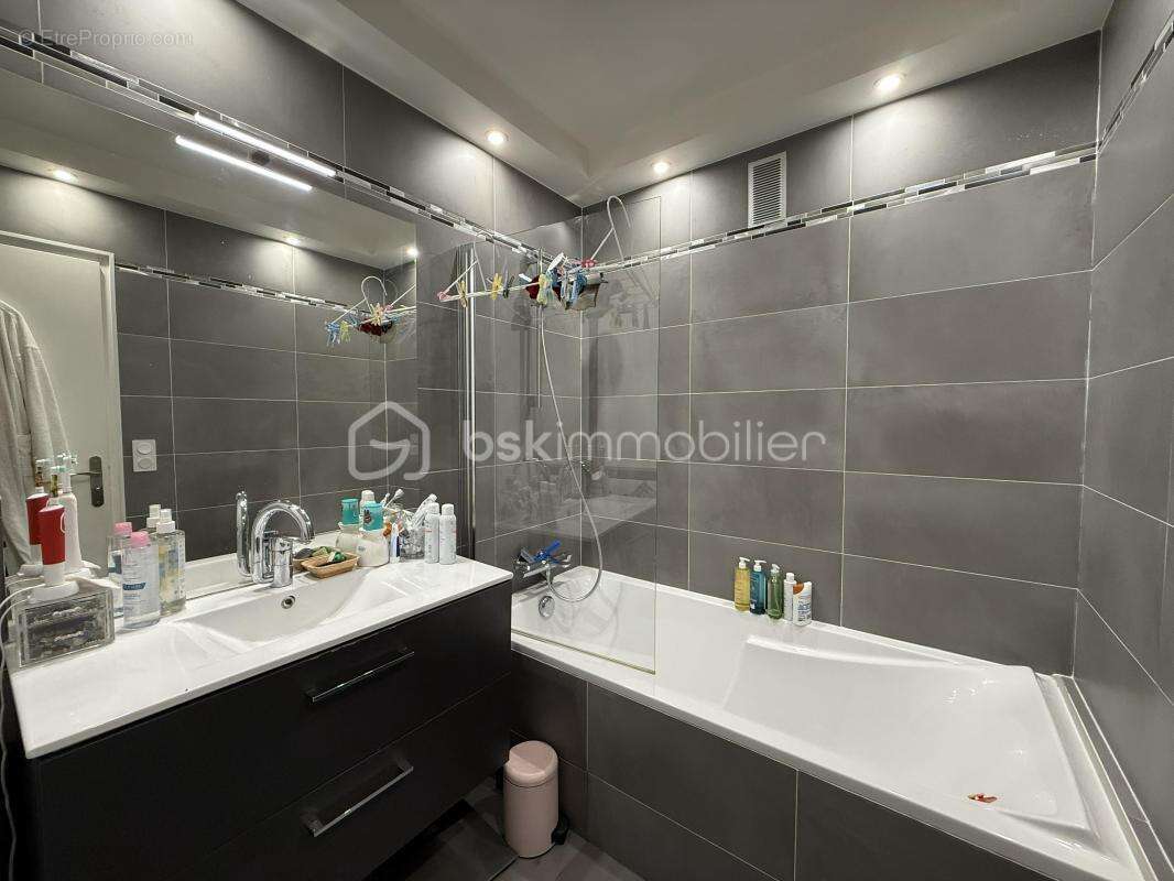 Appartement à NEUILLY-PLAISANCE