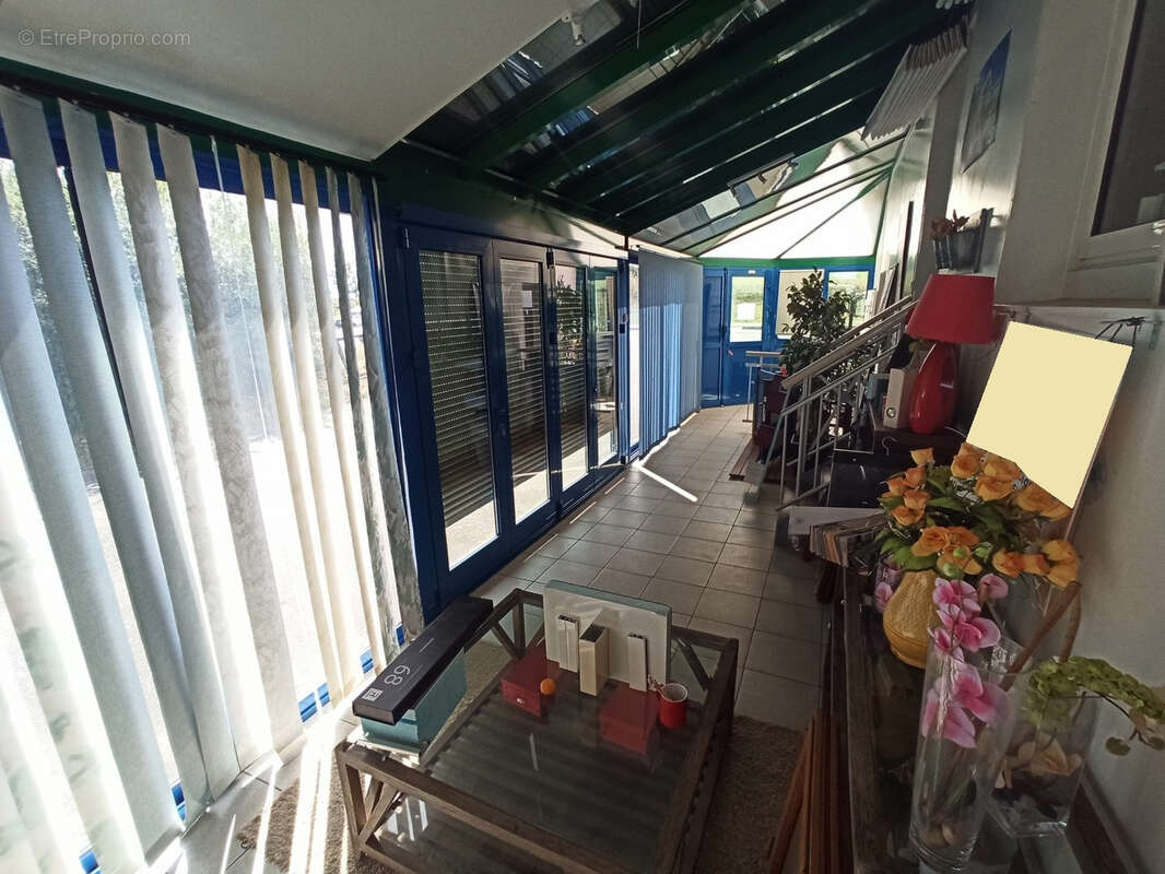 Commerce à AIXE-SUR-VIENNE