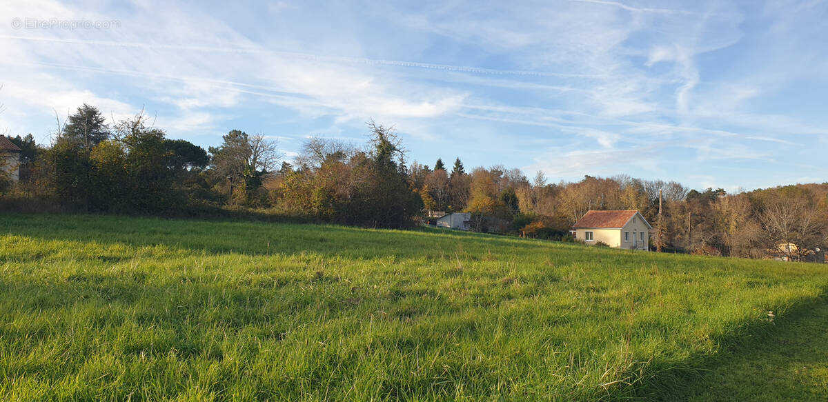 Terrain à CHANCELADE