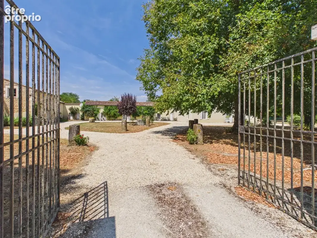 Magnifique Manoir avec 2 Maisons d'amis & 2 Piscines - photo 35