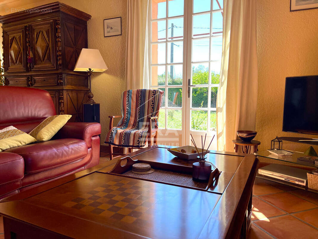 Maison à PERNES-LES-FONTAINES