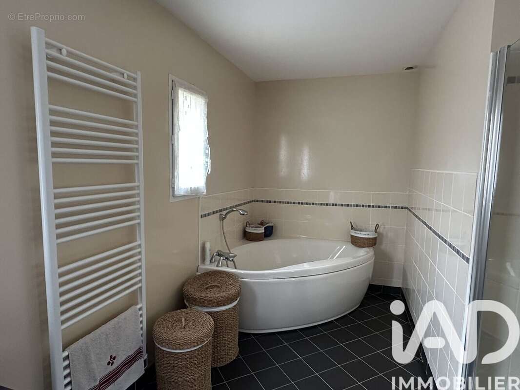 Maison 243 m² à Saint-Paul-De-Loubressac  - photo 9