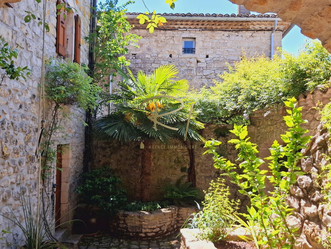 Maison à VALLON-PONT-D'ARC