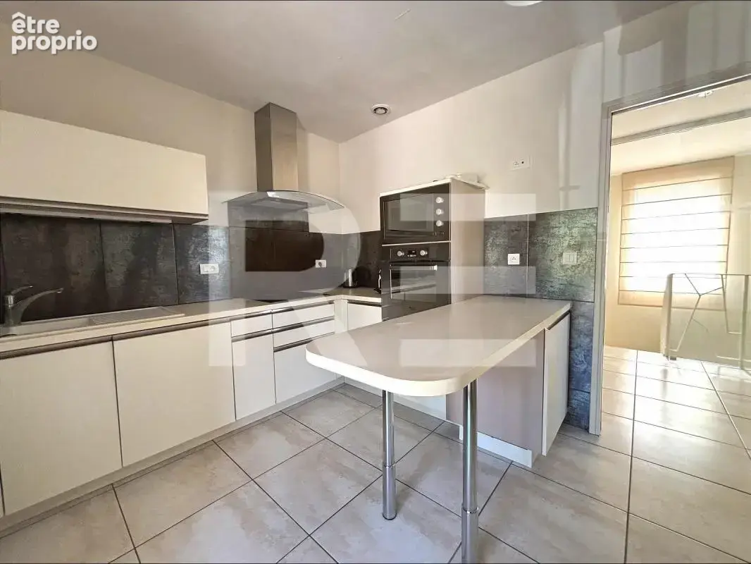 Maison familiale 140m² de type 5 entre nimes et sommieres - photo 3