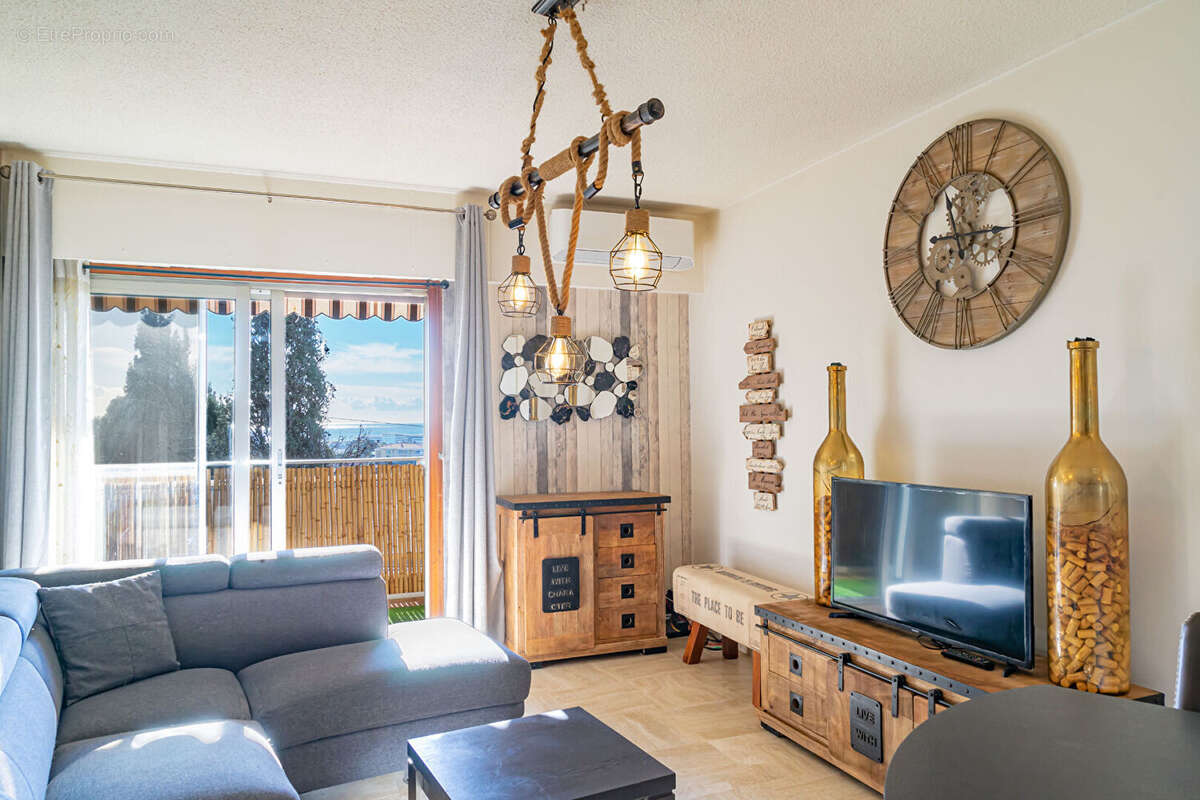 Appartement à VILLENEUVE-LOUBET