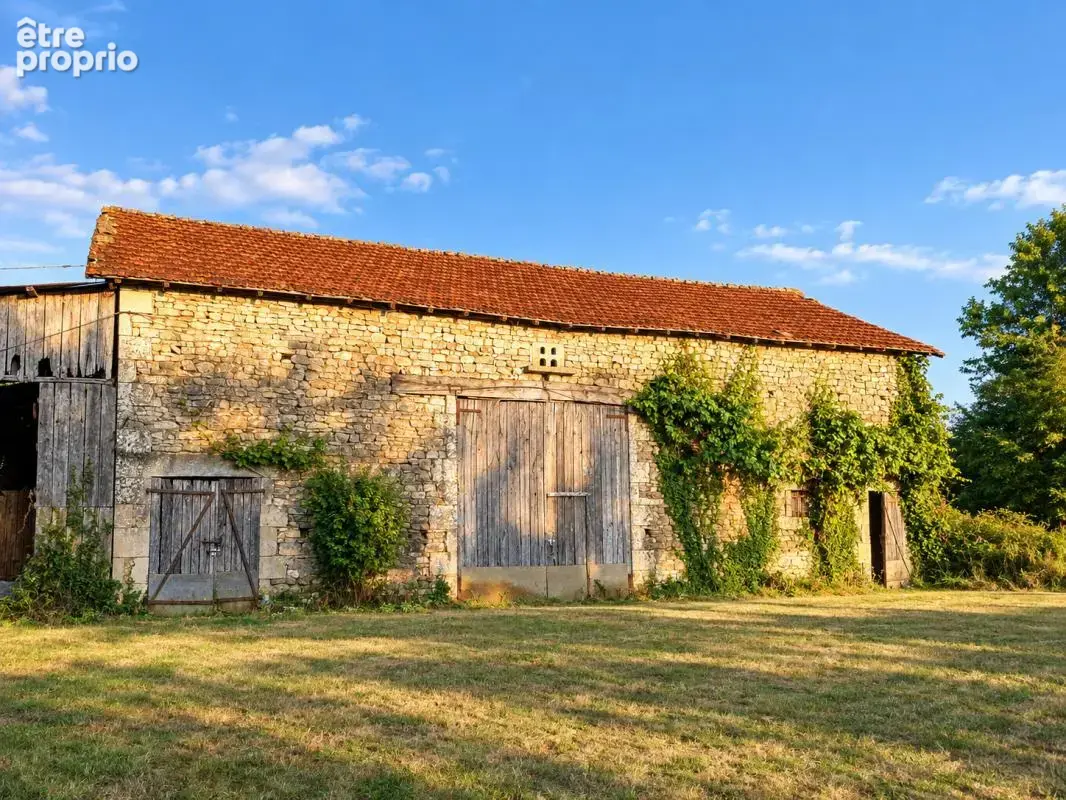 Maison de caractère de 190m2 avec terrain et beau potentiel - photo 2