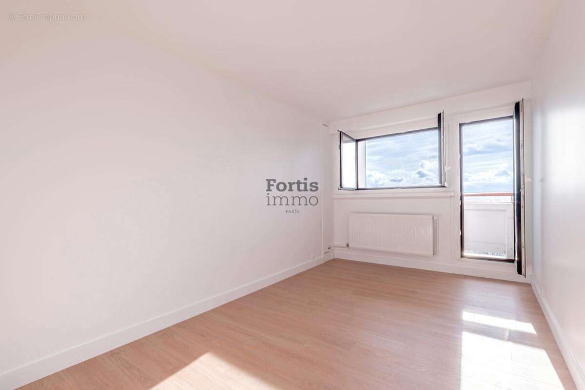 Appartement à PARIS-15E