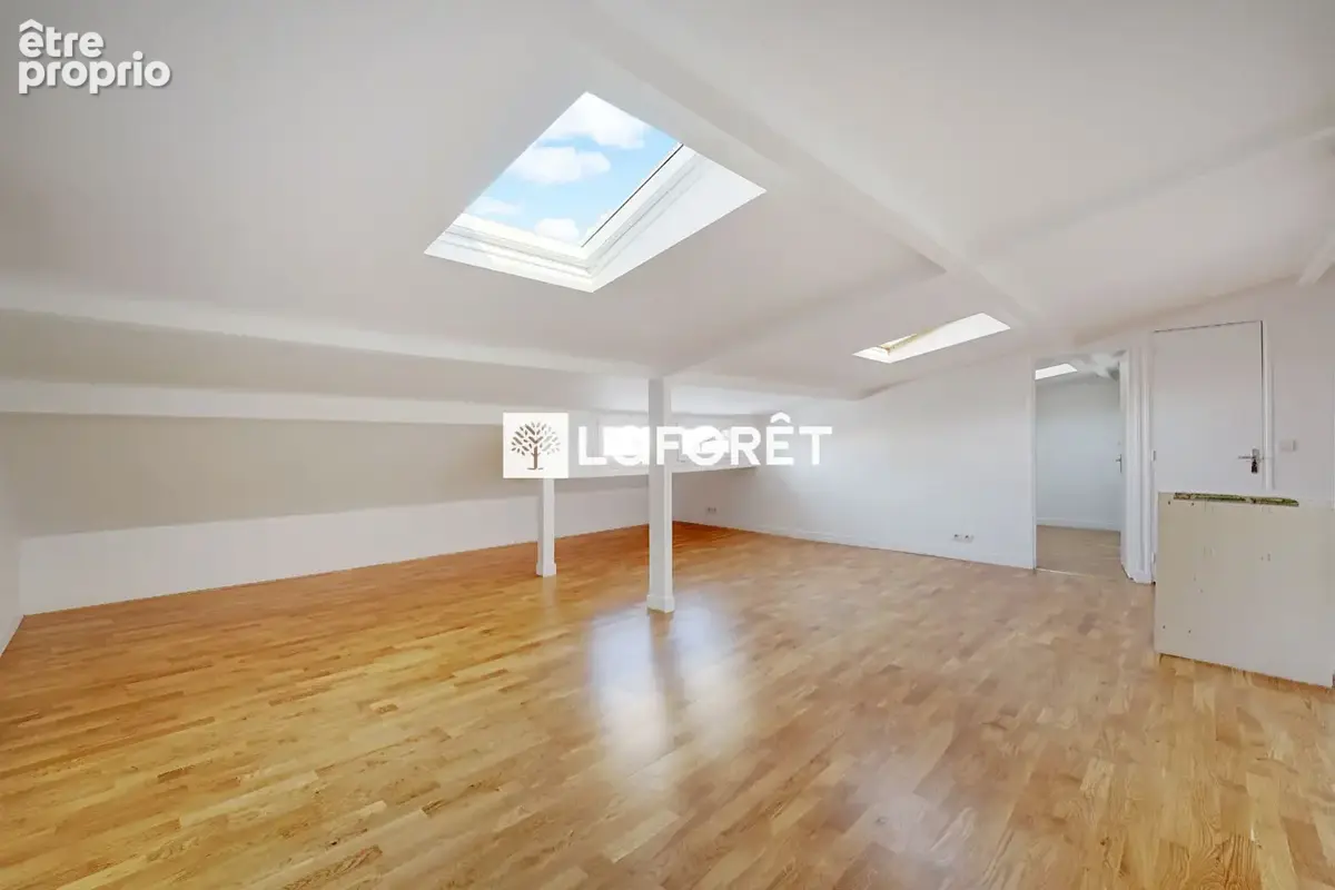 Appartement T5 atypique de 123m2 . Lumineux et calme au dernier étage d'une jolie copropriété. - photo 5