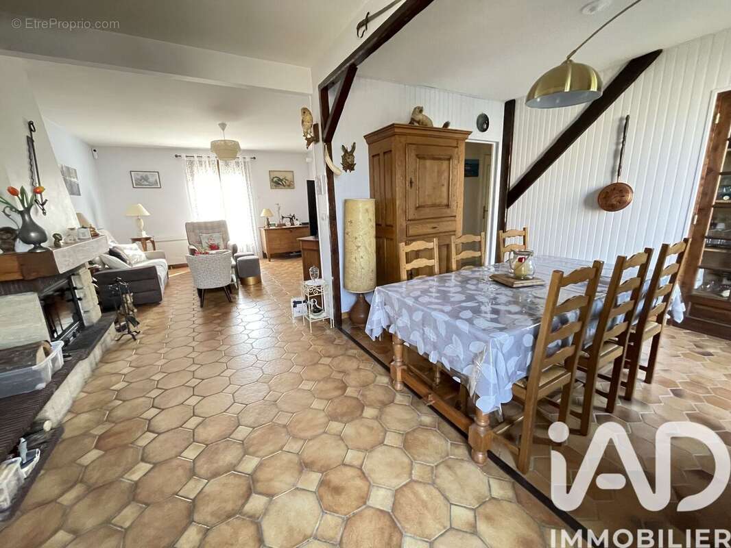 Maison 110 m² à Noisy-Rudignon  - photo 4