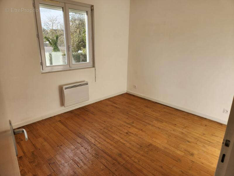 Maison à TREMBLAY-LES-VILLAGES