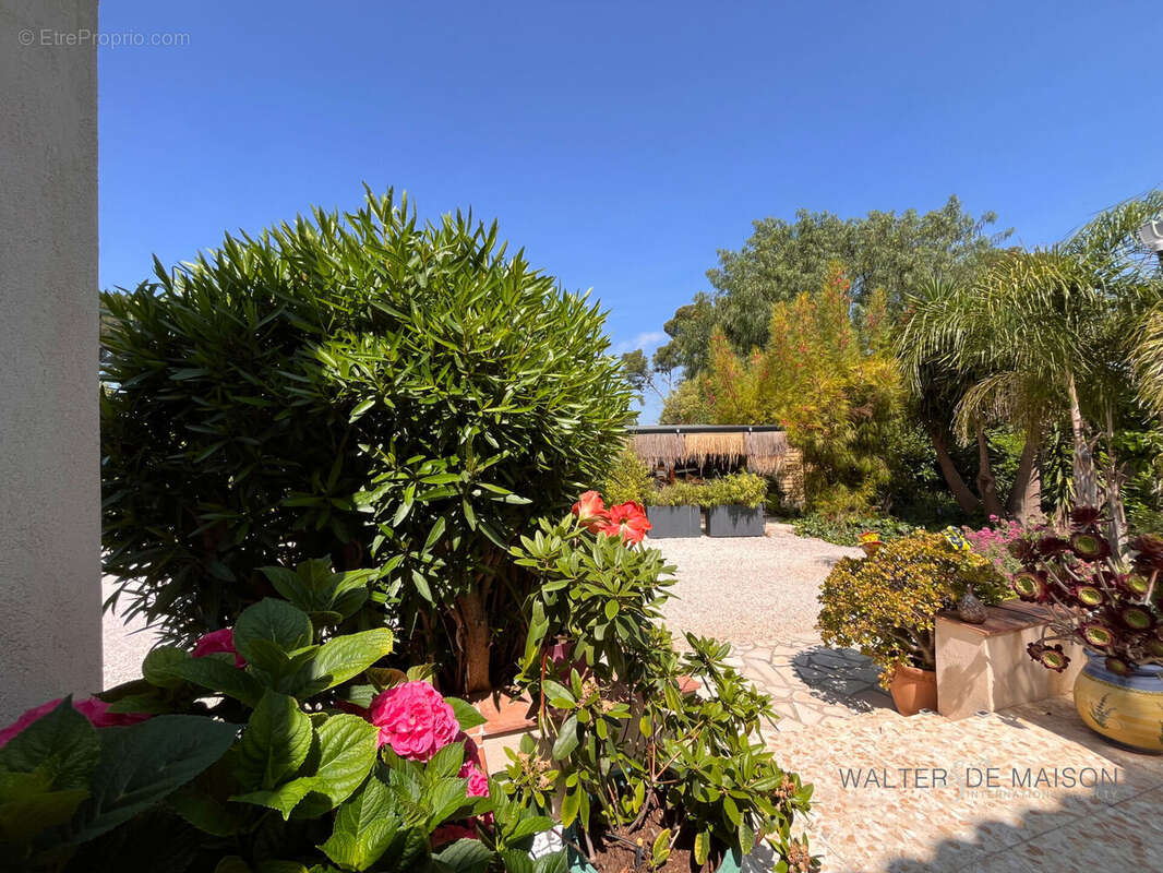 Maison à CARQUEIRANNE