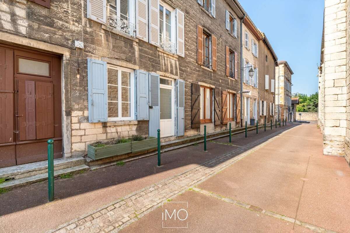Appartement à CHASSELAY