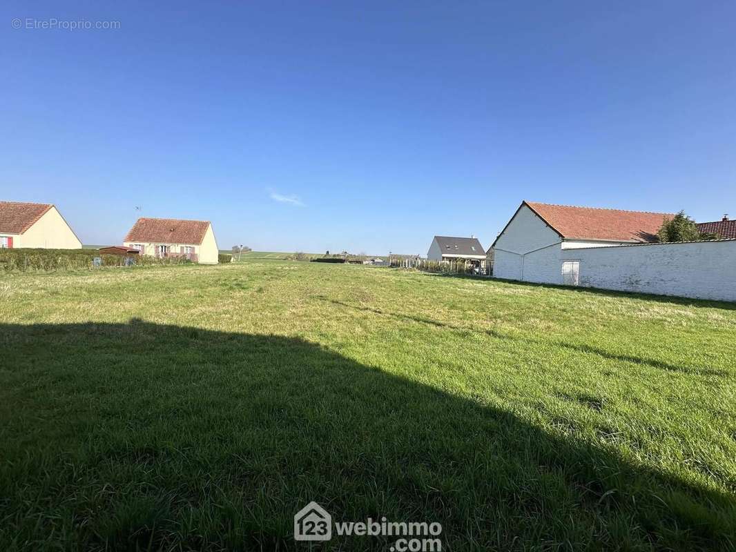 Vous disposez d'une façade de 37 m² - Terrain à MORTIERS