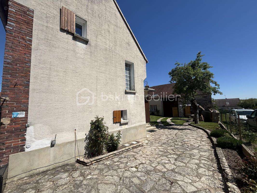 Maison à SAINT-MAURICE-AUX-RICHES-HOMMES