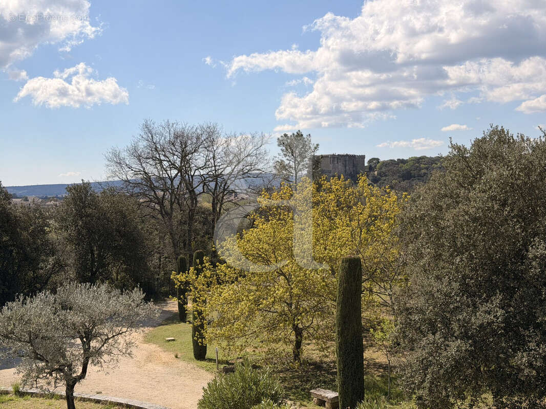 Maison à SUZE-LA-ROUSSE