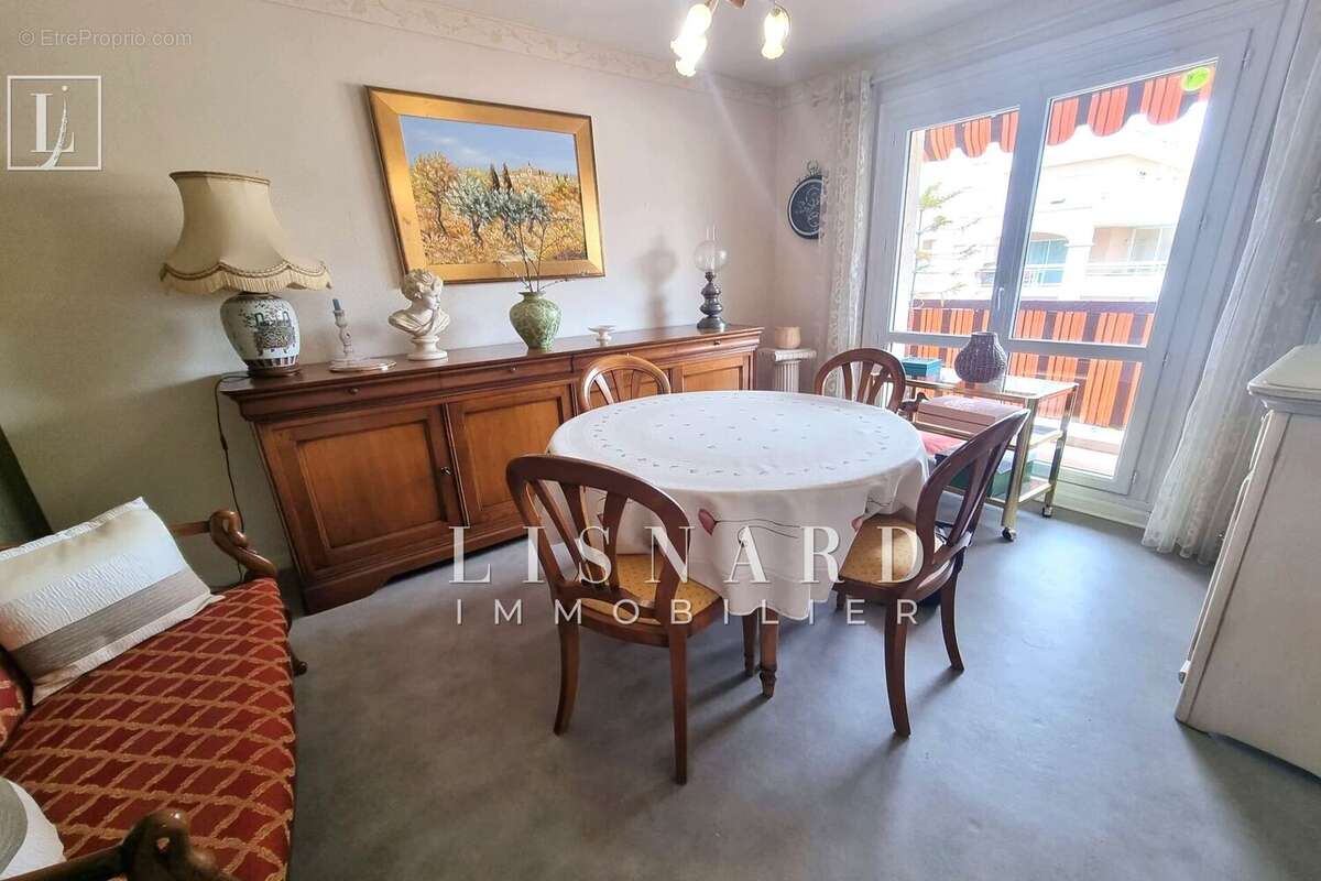 Appartement à VALLAURIS