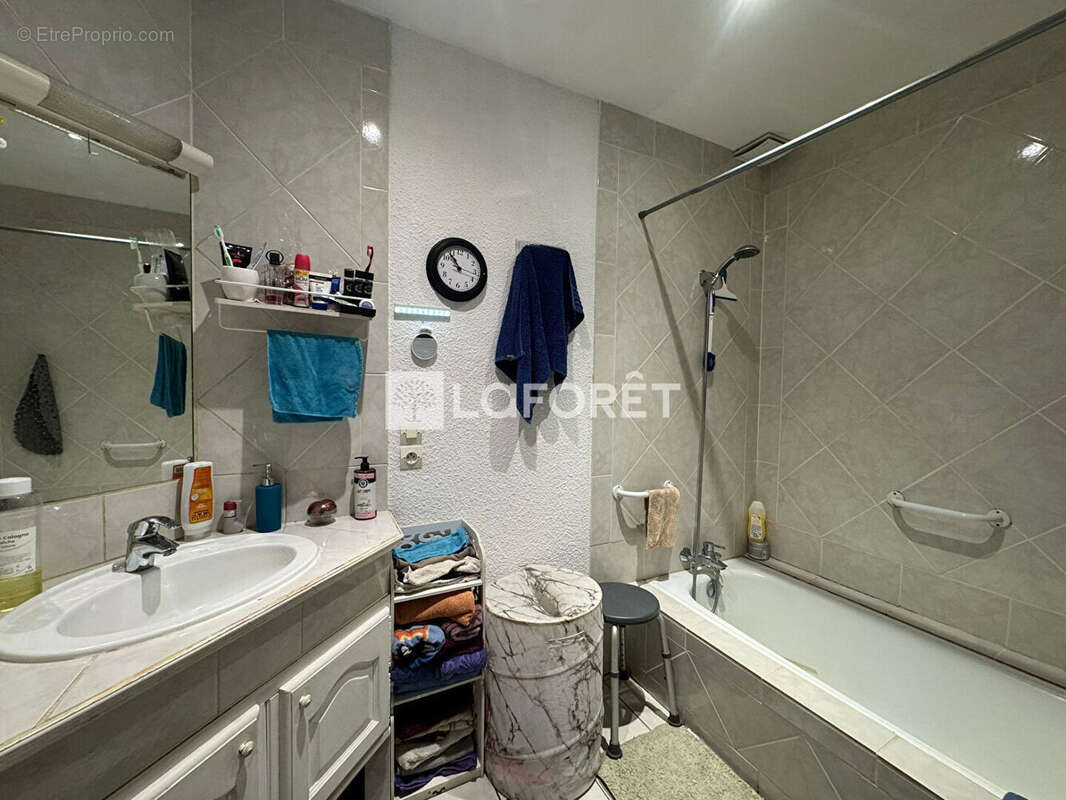Perpignan - Quartier prisé ! Superbe F2 bis en rez-de-jardin de plus de 80 m², vendu loué ! - photo 13