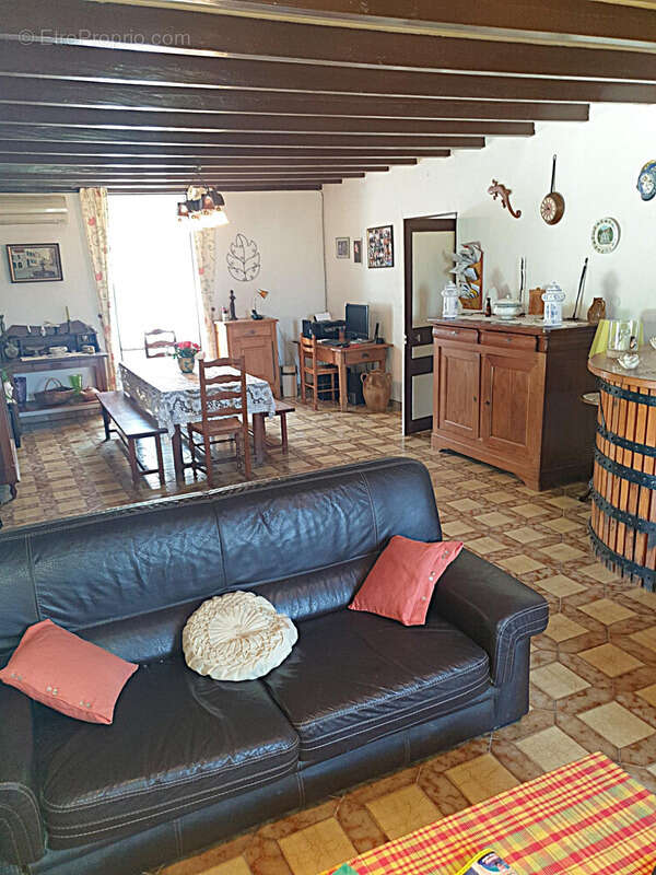 Maison à BARBEZIEUX-SAINT-HILAIRE