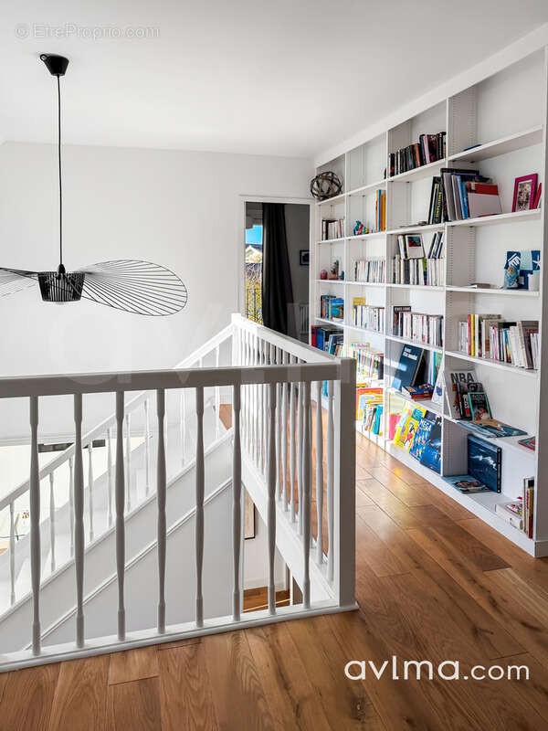 Maison à SAINT-NOM-LA-BRETECHE