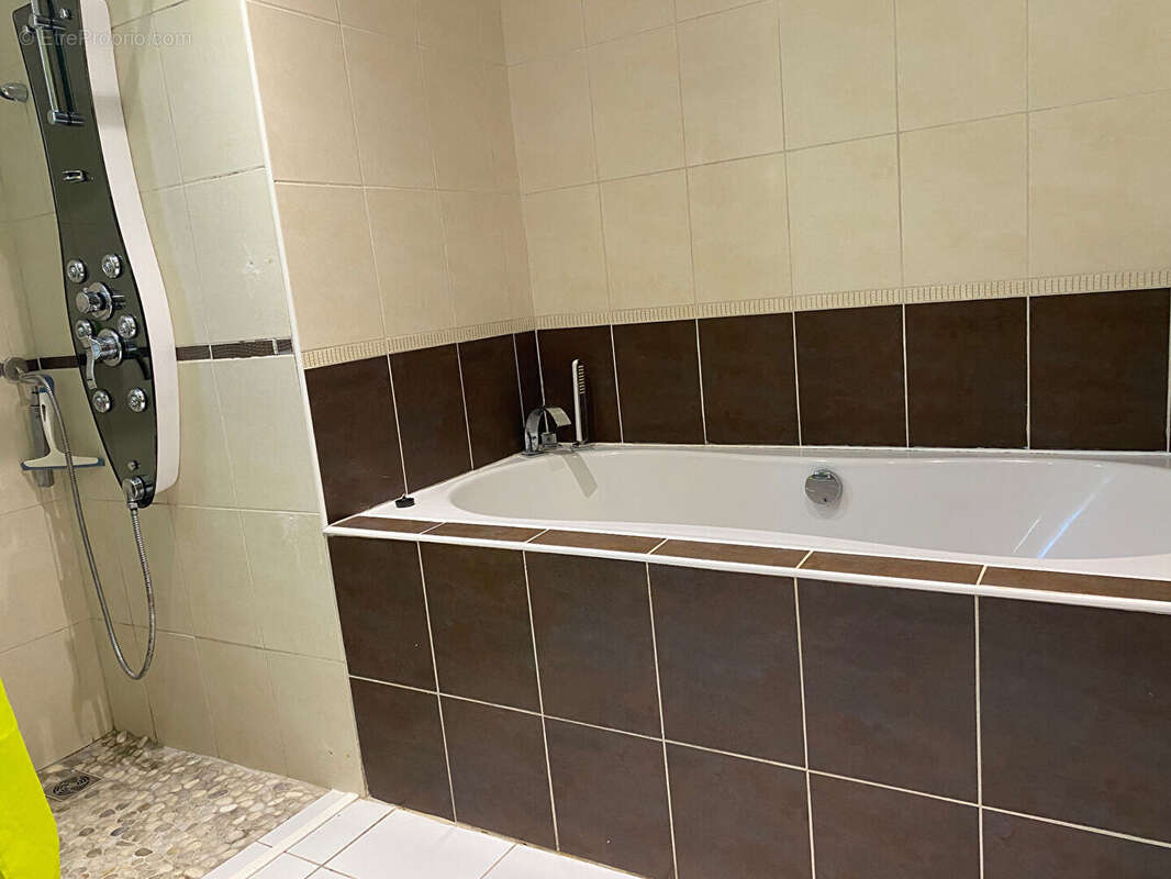 Maison à SAINT-PIERRE-DE-COLE