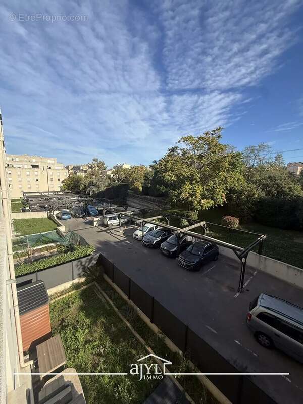 Appartement à MARSEILLE-3E