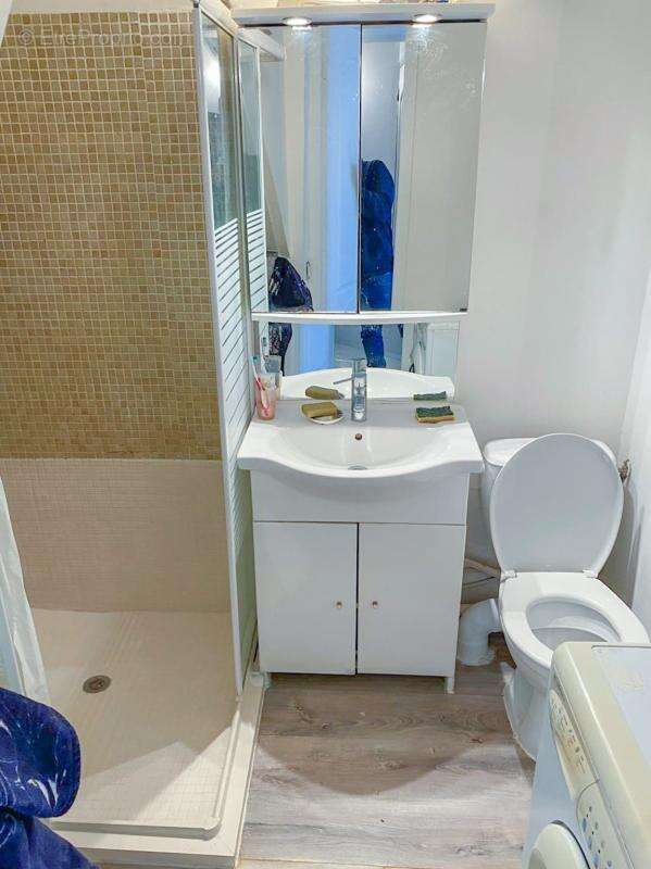 Maison à VIC-LA-GARDIOLE