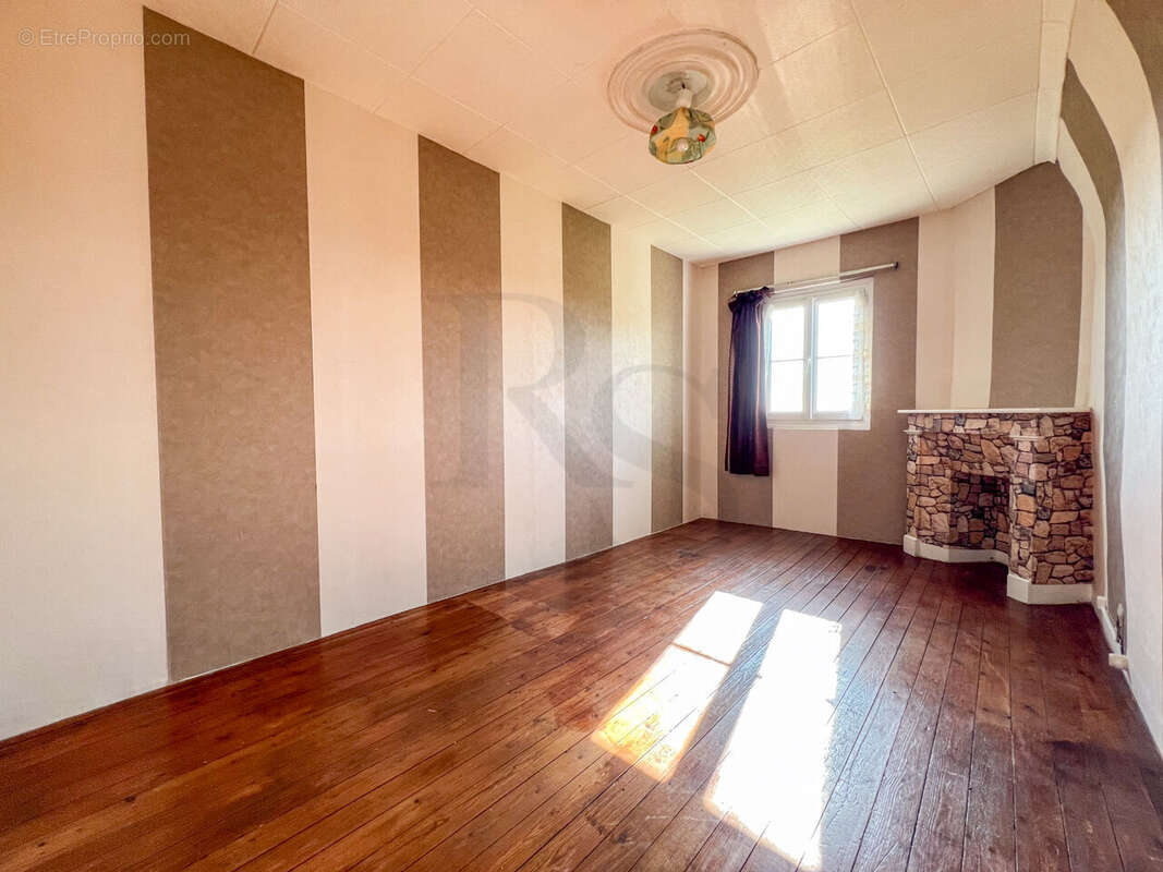 Maison à BELLOU-EN-HOULME