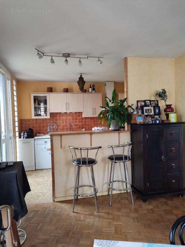   - Appartement à VILLEURBANNE