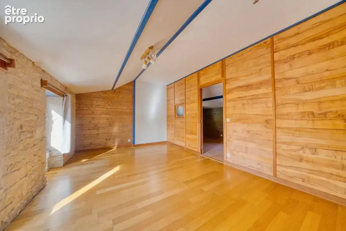 17700 VOUHÉ – ANCIENNE FORGE RÉNOVÉE – 239 M² - Gîte - Piscine - photo 14