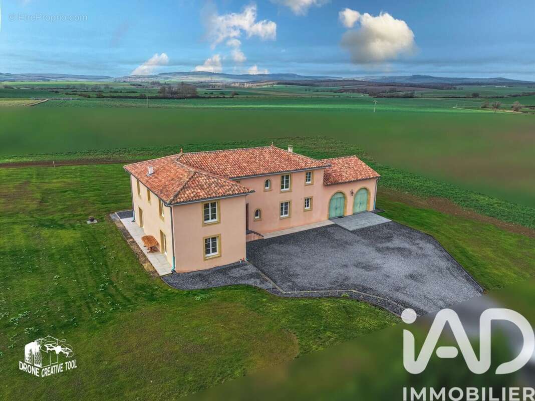 Photo 2 - Maison à LOUVIGNY