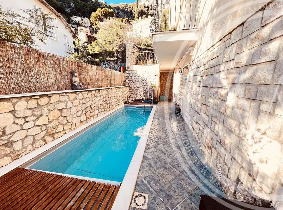 Appartement à ROQUEBRUNE-CAP-MARTIN