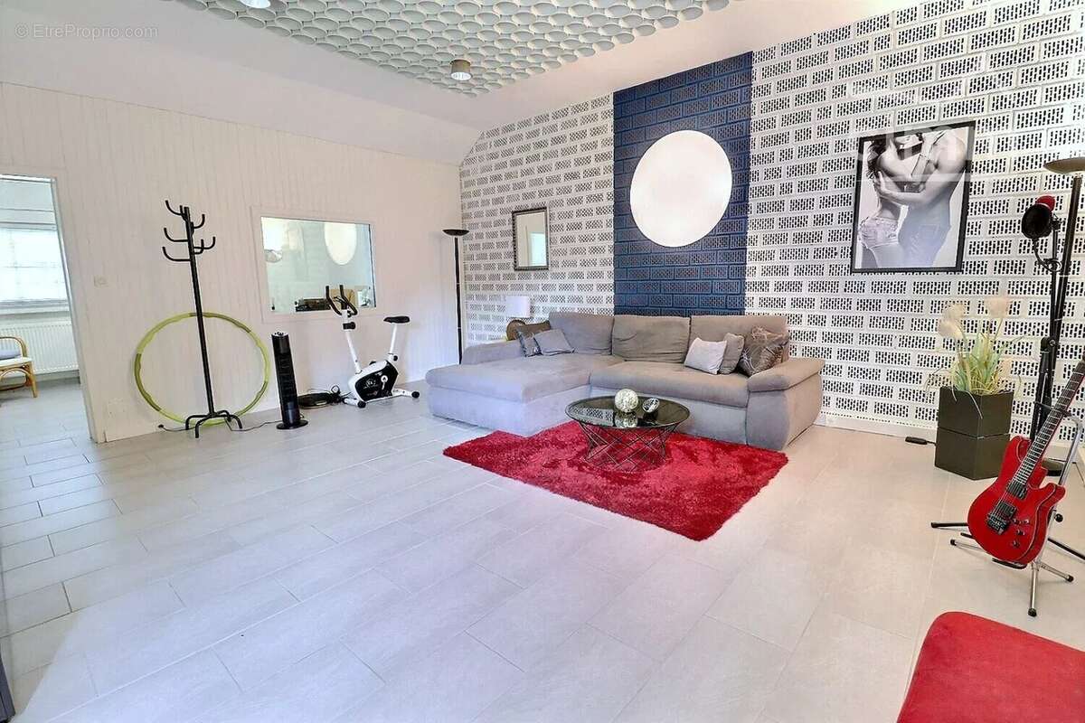 Élégante maison plain-pied dans quartier recherché à SARREGUEMINES - photo 9